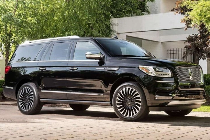 Private Arrival Transfer: Buffalo Niagara International Airport to Buffalo, NY