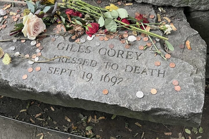 Creepy Salem Ghost Tour with Free Ghost Hunting Gear