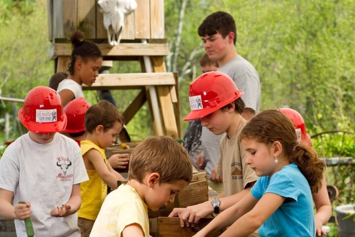 Gem Mining and Goat Farm Walking Tour in Hendersonville