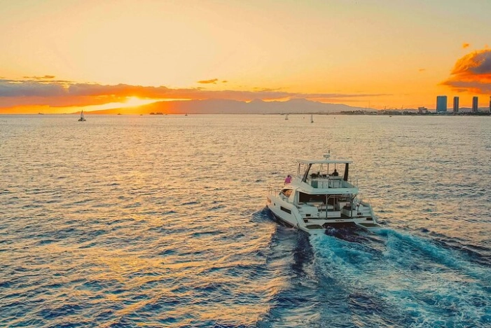 Waikiki's Premier Small Group Sunset Yacht + Tasting 