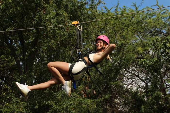 Six Zipline Adventure with Waikiki Transportation