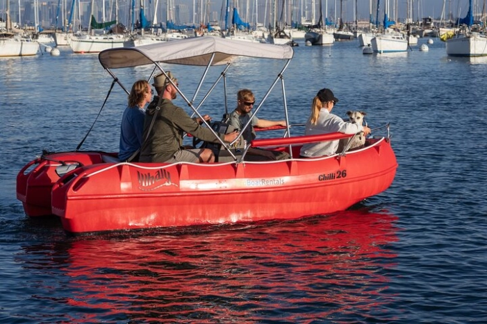 Electric boat Rentals in San Diego Bay. Family friendly boating