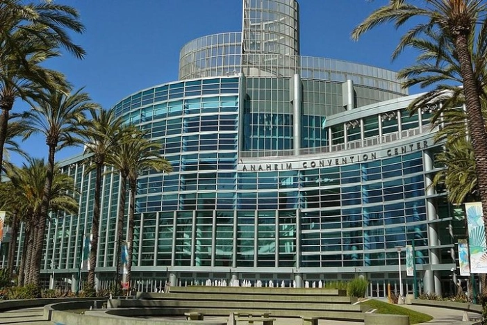 Orange County North Private Transfers to or from Anaheim Resort.