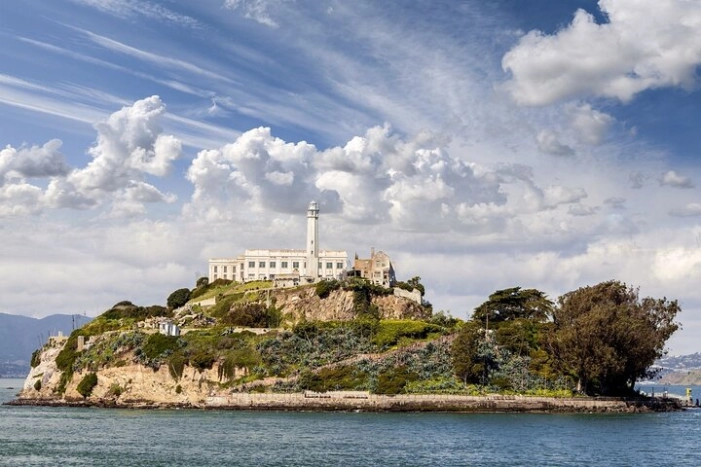 San Francisco: Alcatraz Island and Chinatown Guided Walking Tour