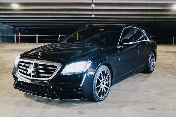 Seattle Round Trip Private Transport by Executive Sedan