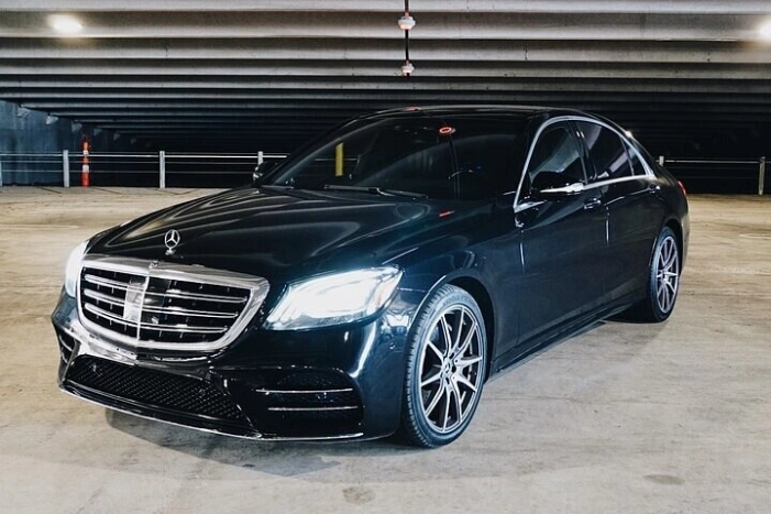 Phoenix Arrival Chauffeur Driven Transport by Executive Sedan