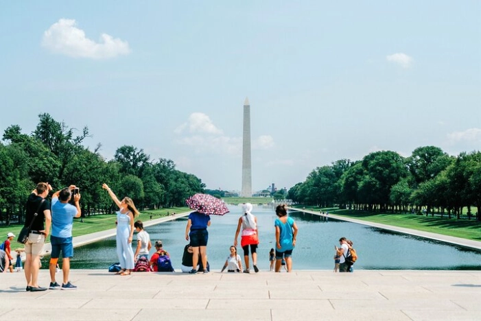 Washington Monument Admission with Morning City Narrated Bus Tour