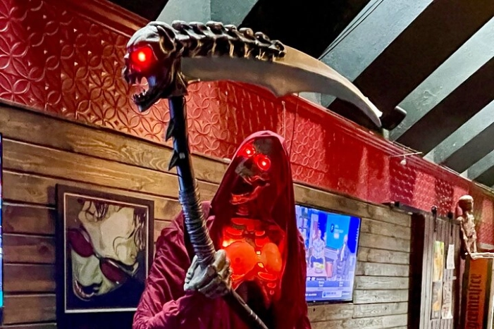 All-Inclusive Twilight Ghost Tour with a Boozy Twist