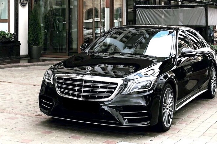 Arrival Private Transfer: National Airport DCA to Washington in Luxury Car