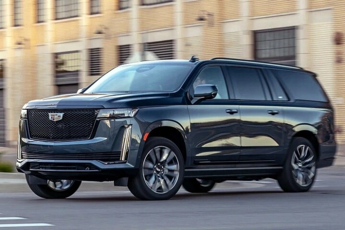 Arrival Transfer: Newark Airport EWR to New York by Luxury SUV