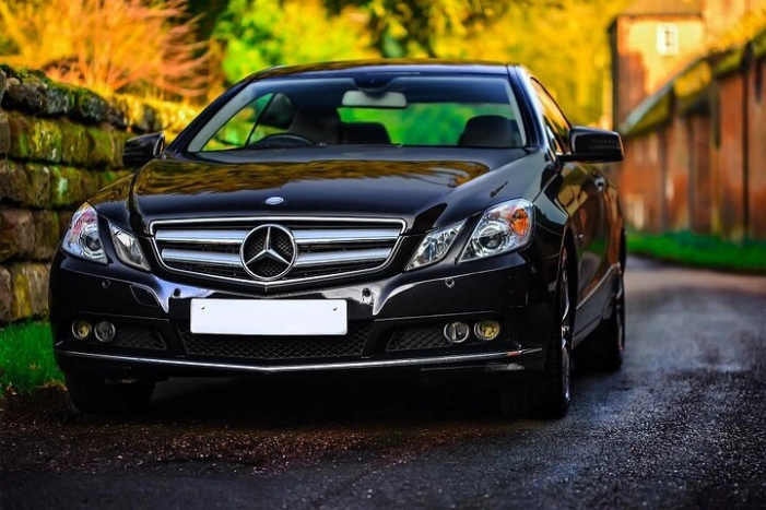 Roundtrip Airport Transfer New York (JFK) - (LGA) to Manhattan